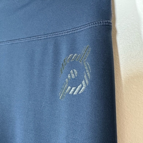 PELOTON Navy Blue Scalloped Hem Leggings Small - Picture 3 of 5